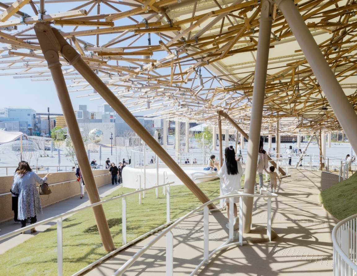 地上までの遊びの丘 プレイマウンテンの写真